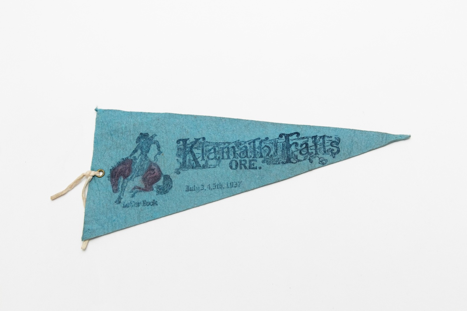 Vintage 1937 Klamath Falls Oregon Rodeo Souvenir Felt Pennant 16\