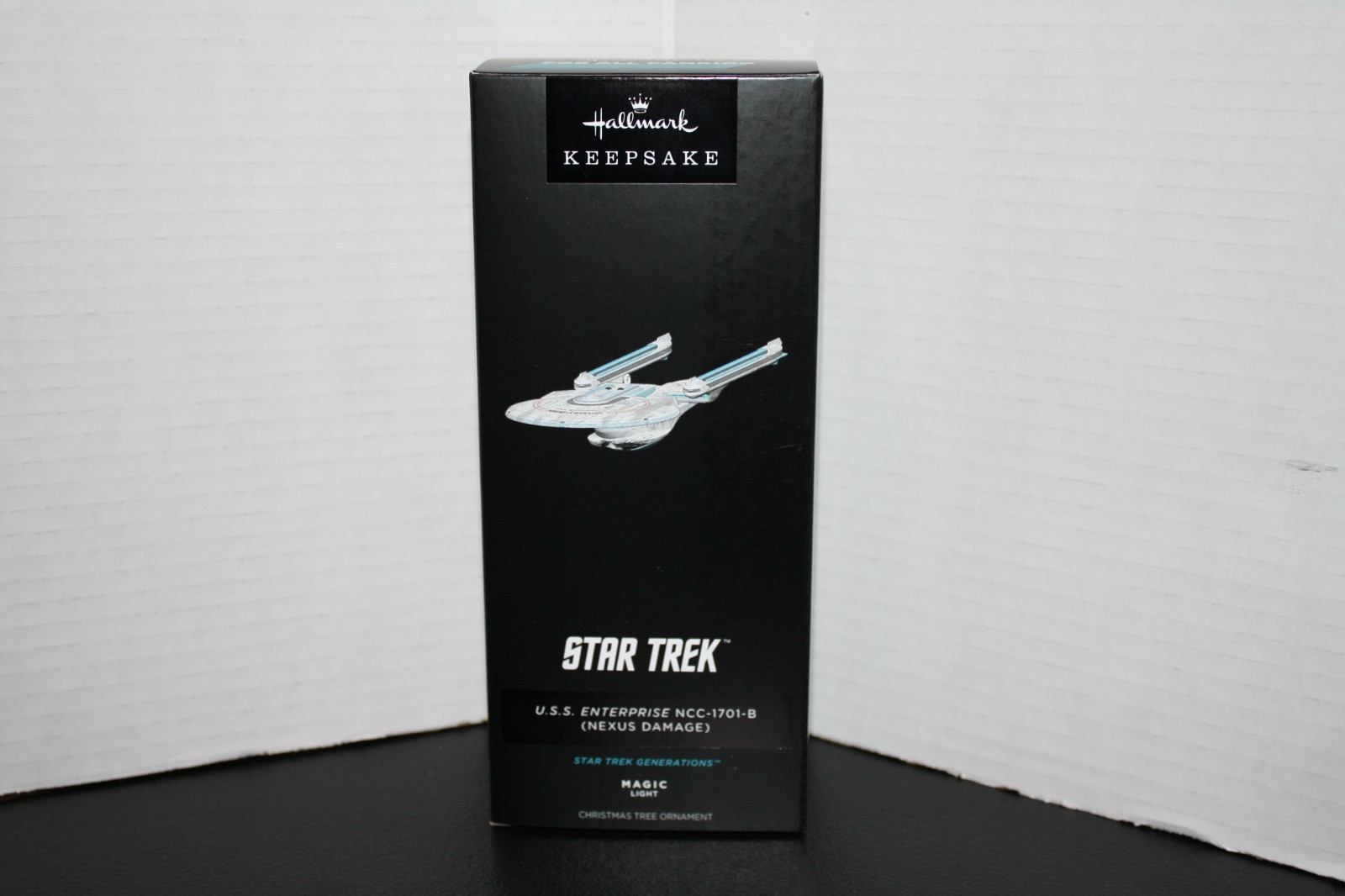 Hallmark 2024 SDCC NYCC Star Trek USS Enterprise Nexus Damage NCC-1701-B