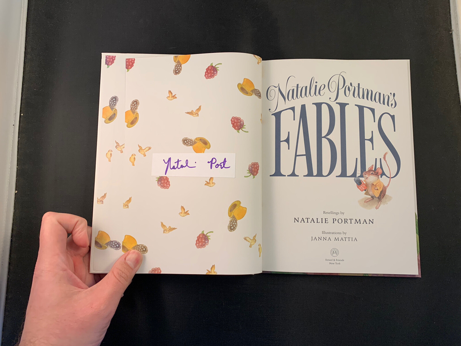 Natalie Portman Signed Blue Fables 1st Edition HC Book COA Autograph Star Wars