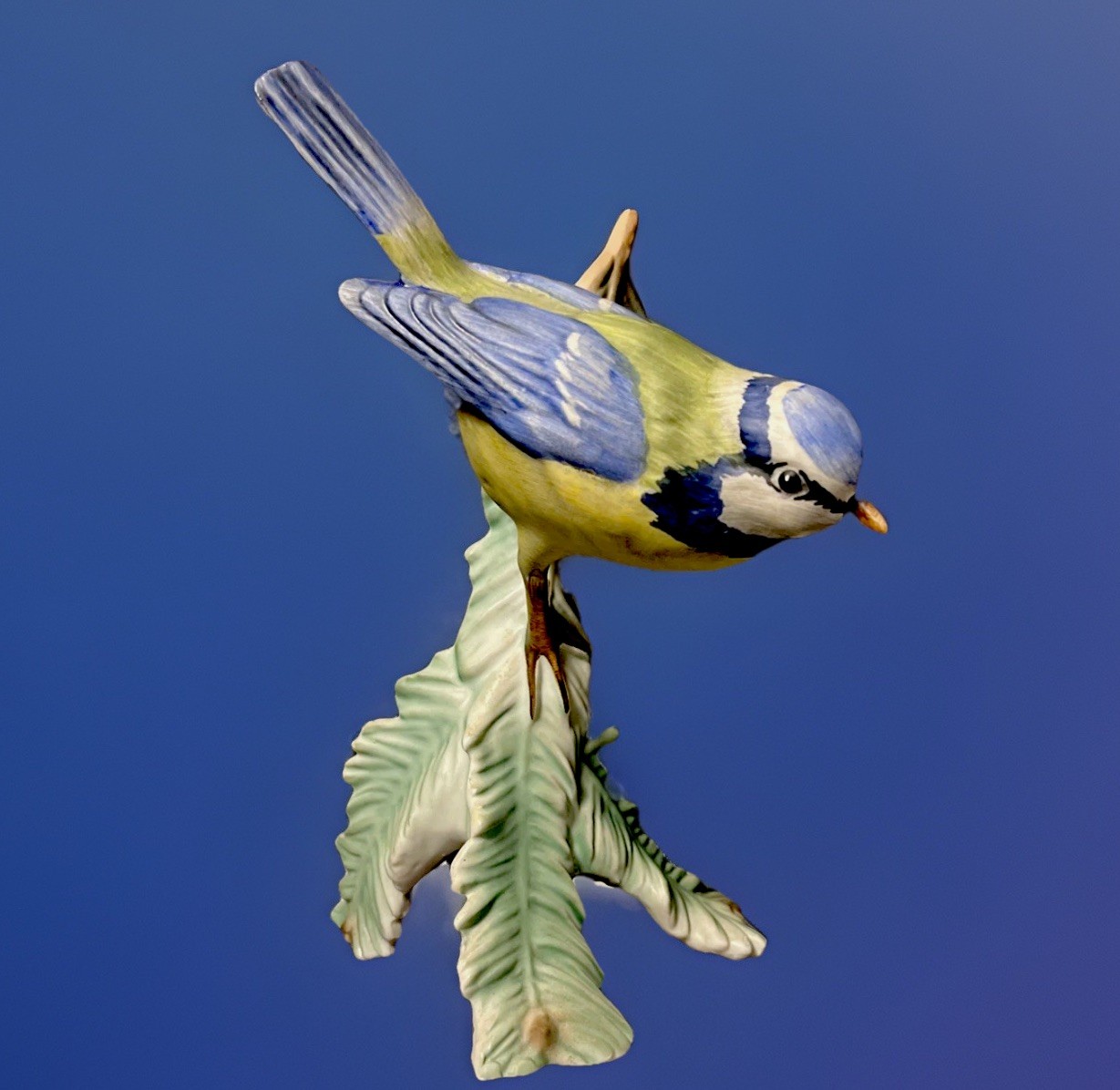 Goebel 1973 W Germany Blue Titmouse Bird on Leaf Figurine 3800615 w/Wooden base Goebel 1973 W Germany Blue Titmouse Bird on Leaf Figurine 3800615 w/Wooden base