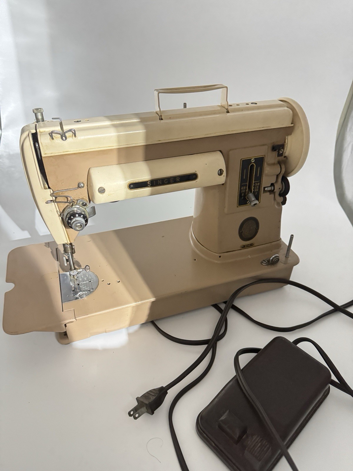 Vintage Singer 301A Sewing Machine , Case & Foot Pedal. Runs Vintage Singer 301A Sewing Machine , Case & Foot Pedal. Runs