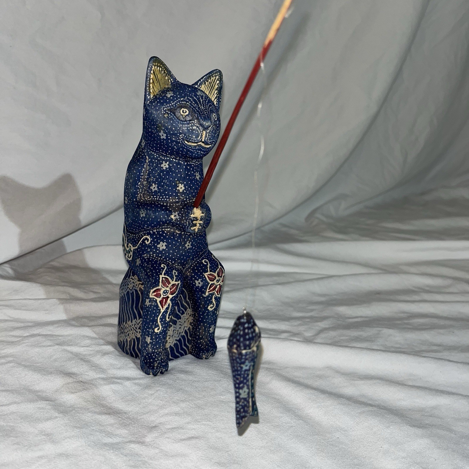 Pier One Carved Wooden Cat Figurine Gone Fishing 