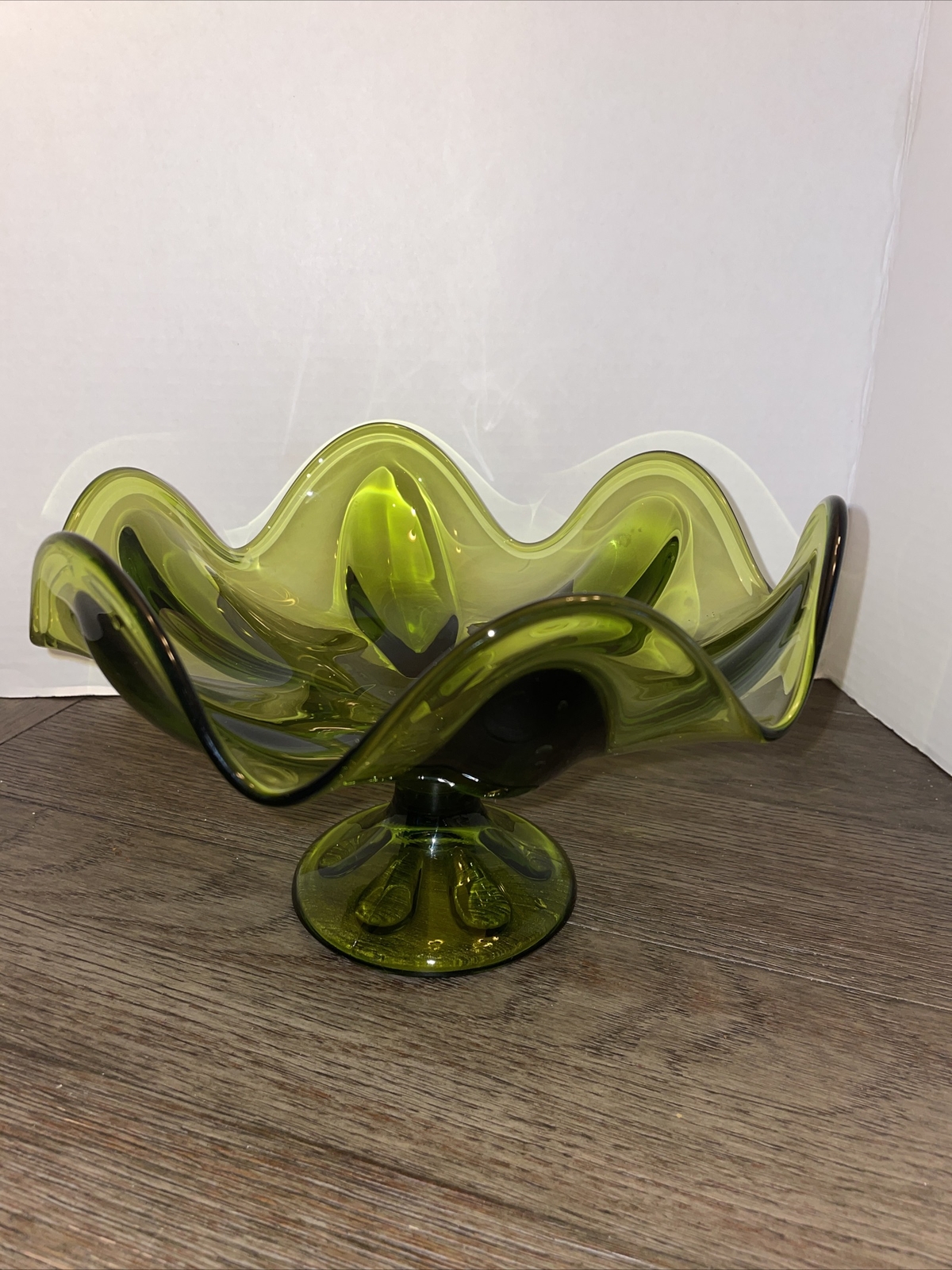 Vtg Viking Glass Emerald Green Scalloped Lg Handkerchief Pedestal Dish  9x9