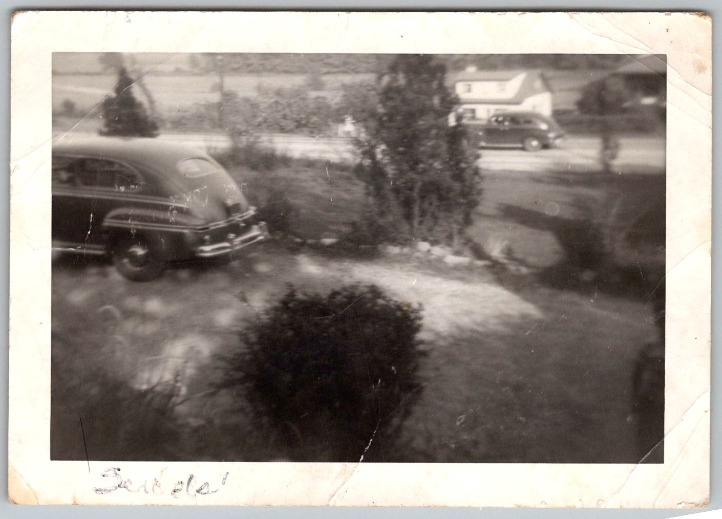 Vtg B&W Snapshot Family Car Classic 1940s Fastback Parked In Yard House 1940s