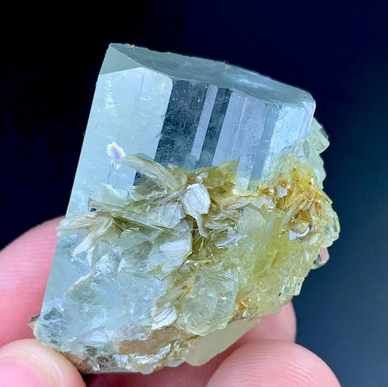 139 Carat Aquamarine Crystal Specimen From Pakistan 