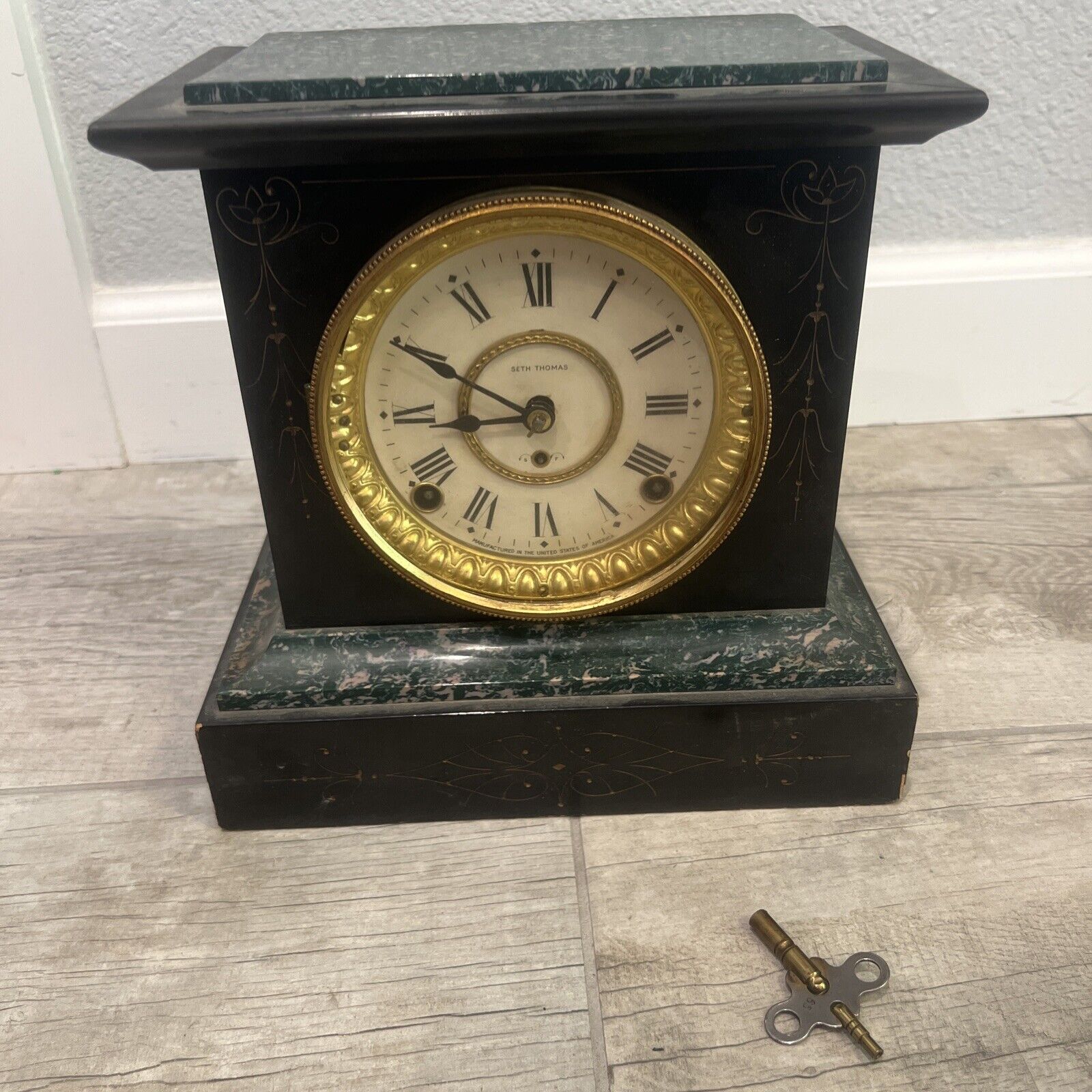 Seth Thomas Shelf Mantle Clock Wind Up Vintage