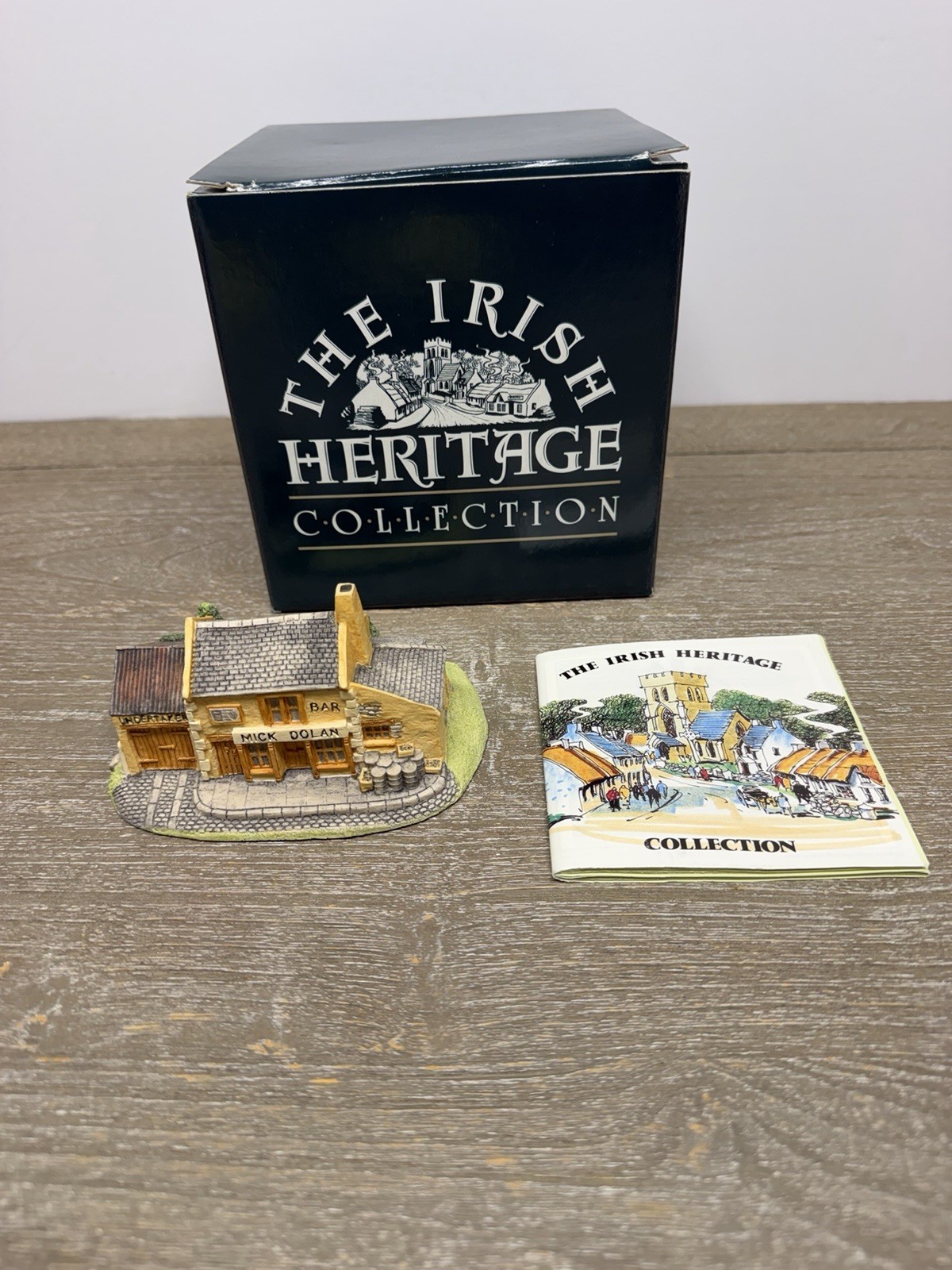 VTG Irish Heritage Collection Quiet Man Cottage Figurine Made Ireland Miniature