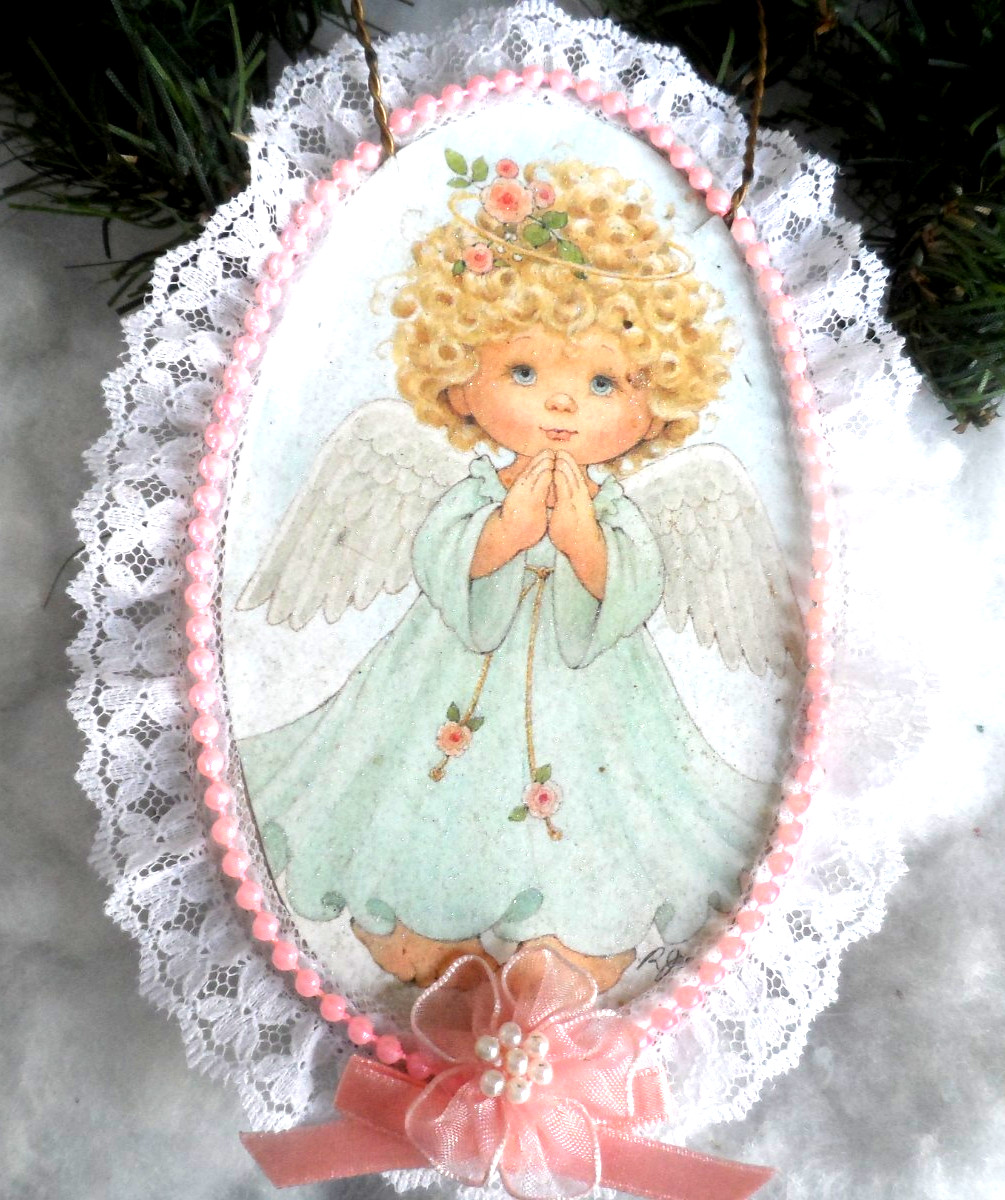 Handmade Christmas Ornament - ANGEL PLAQUE w/PEARLS & LACE - 6\