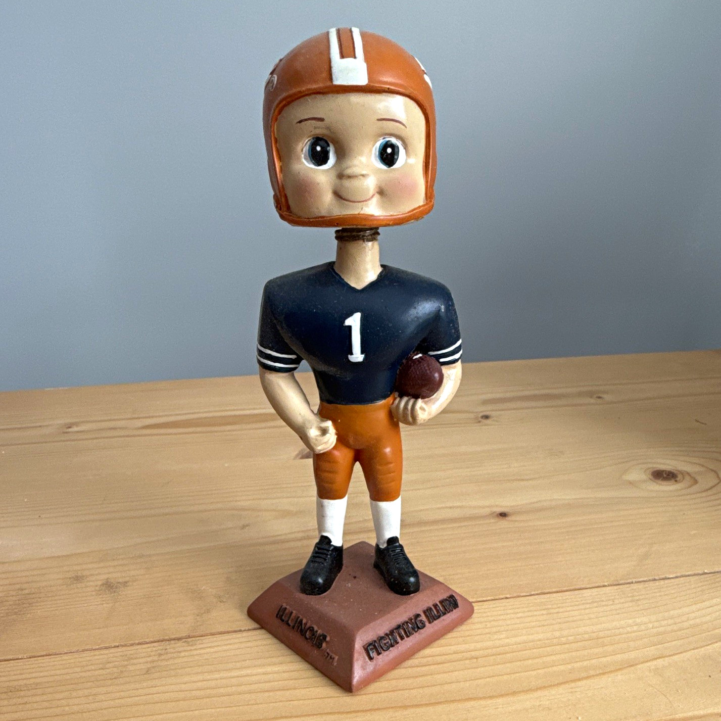 Illinois Fighting Illini NCAA Football Player Bobblehead Figure w/ Helmet