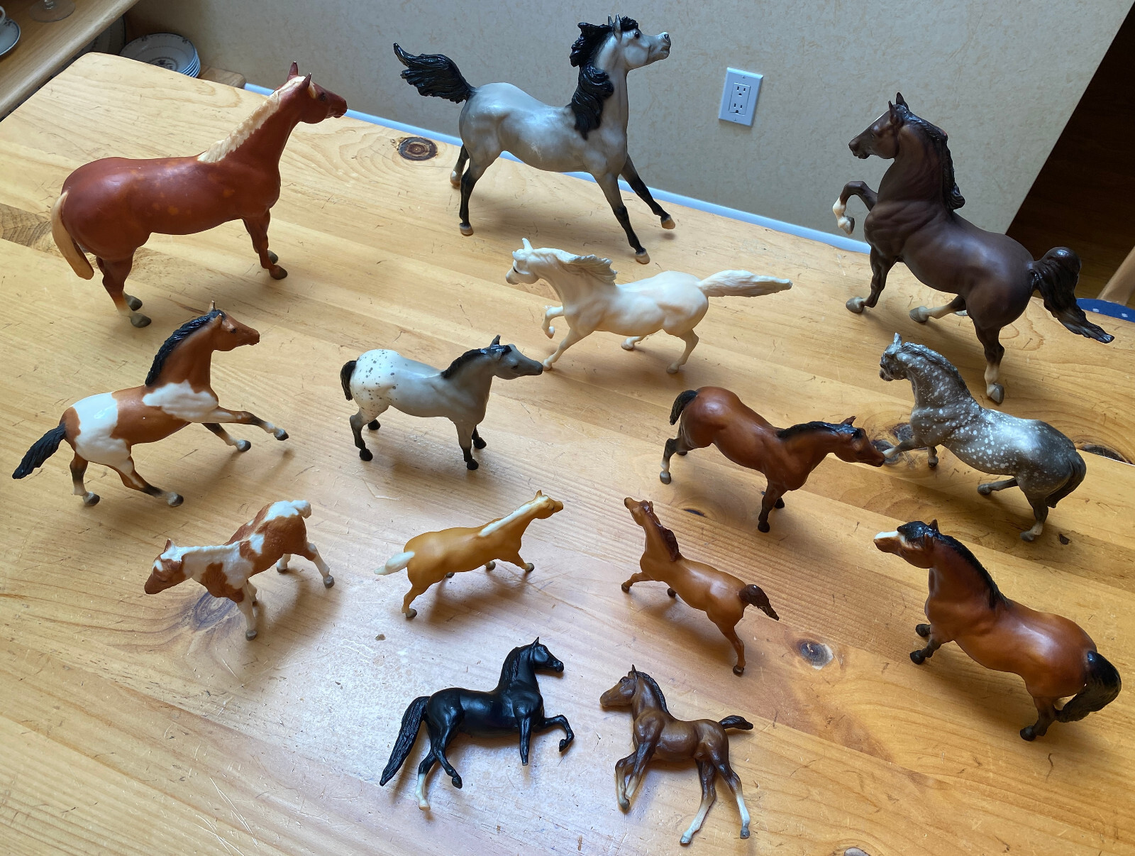 ENDS SOON-1980s 14 BREYER HORSES VINTAGE LOT from original owner\'s home