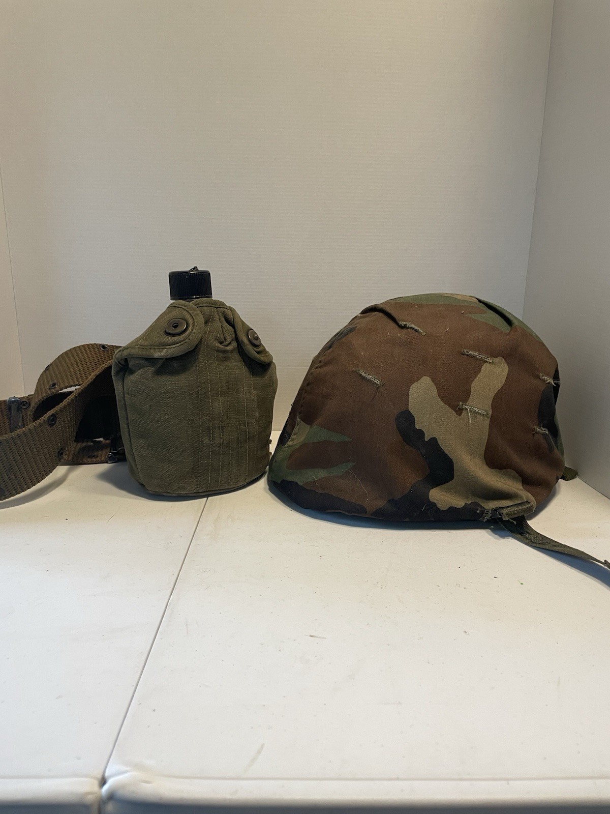 Military Steel Pot Helmet With WW2 1945 Canteen Belt And Cover 