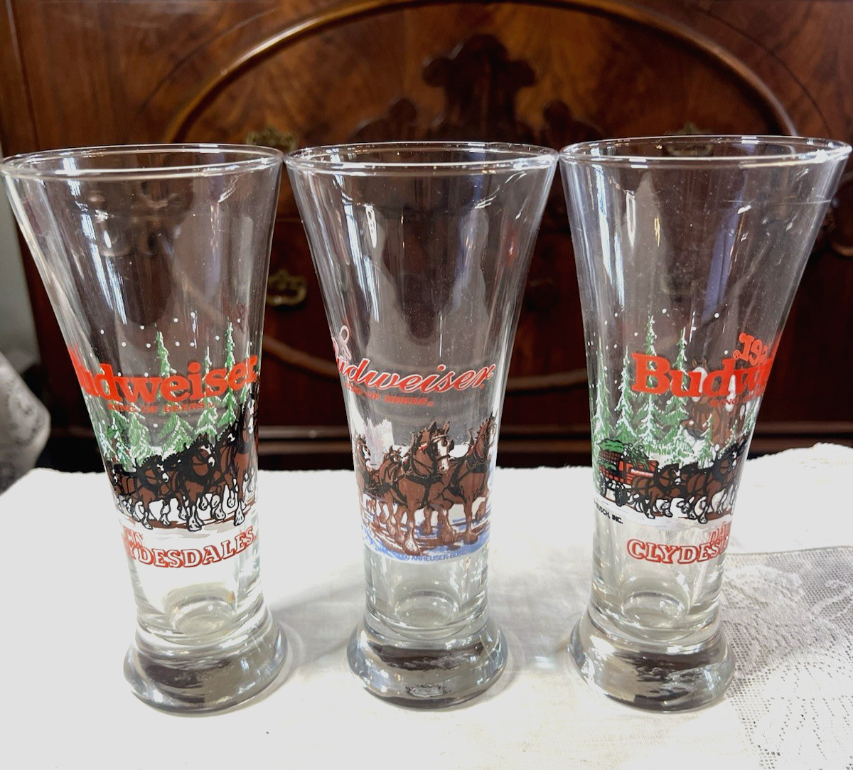 3 VTG 1988-89 Budweiser Pilsner Beer Glasses Clydesdale Christmas  7 1/4” Winter