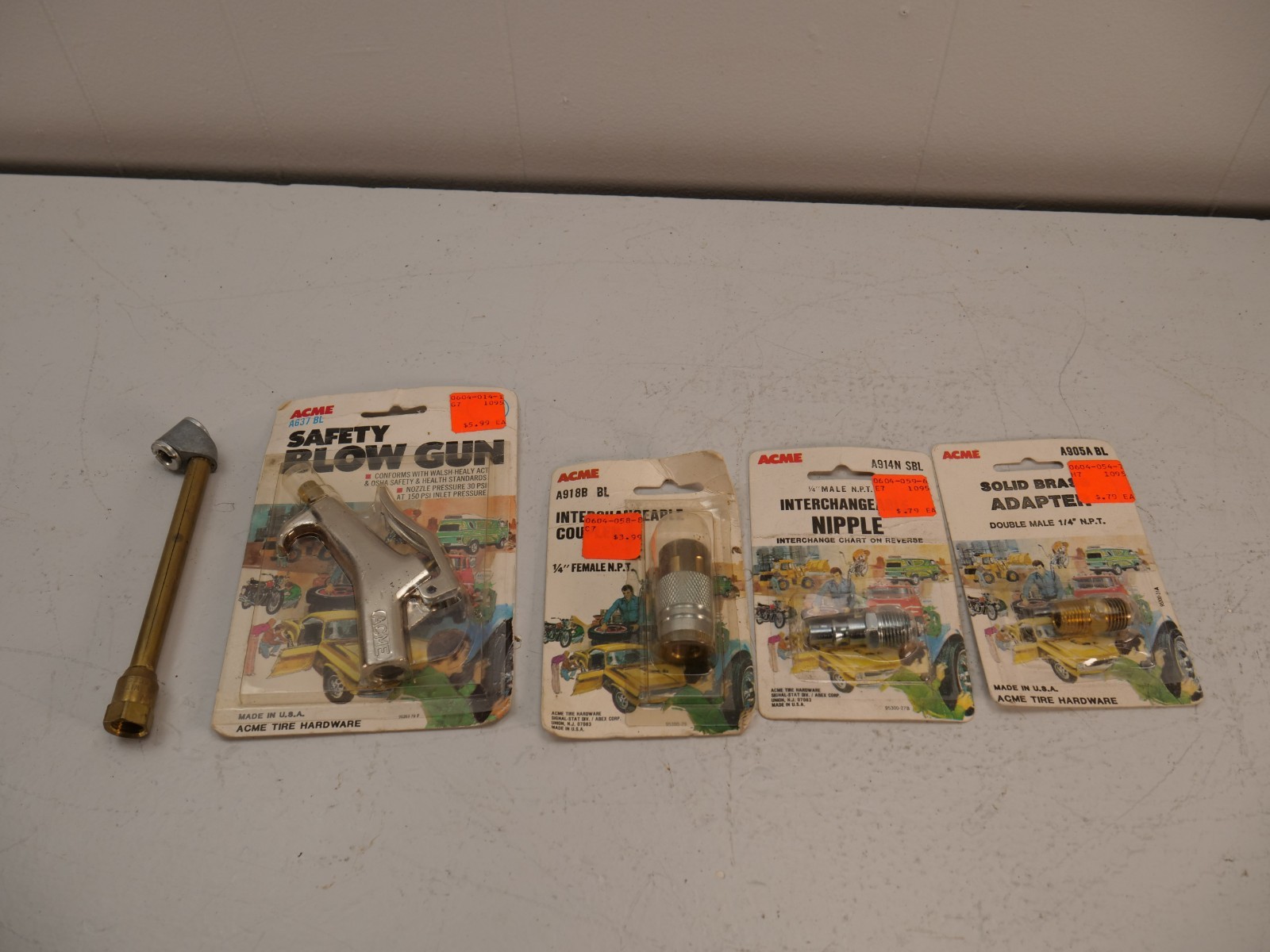 VINTAGE ACME TOOLS LOT AIR BLOW GUN, FITTINGS, MILTON TIRE INFLATOR NEW