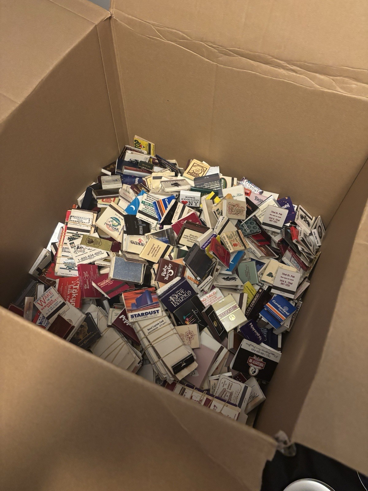 Huge Vintage Match Lot Hundreds of Vintage Matchbook Matchbox + Covers