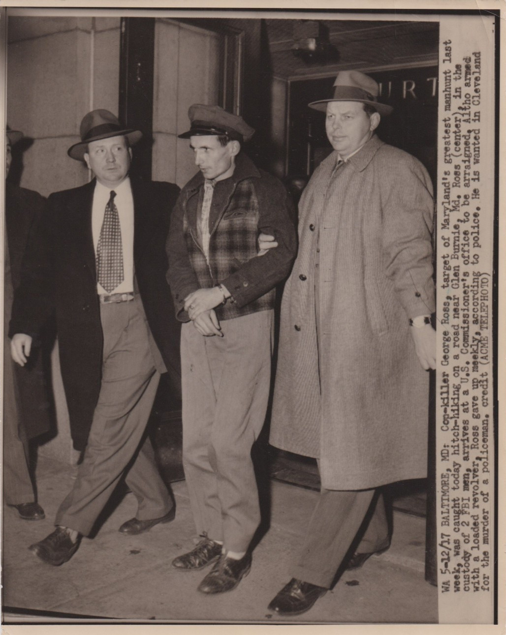 1951 Press Photo FBI Agents Arrest George Ross, Suspect in Police Officer Murder