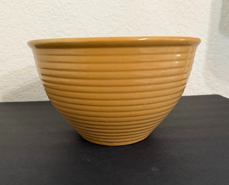 VTG Monmouth Pottery Yellow Stoneware Mixing Bowl Maple Leaf Beehive Ribbed 10