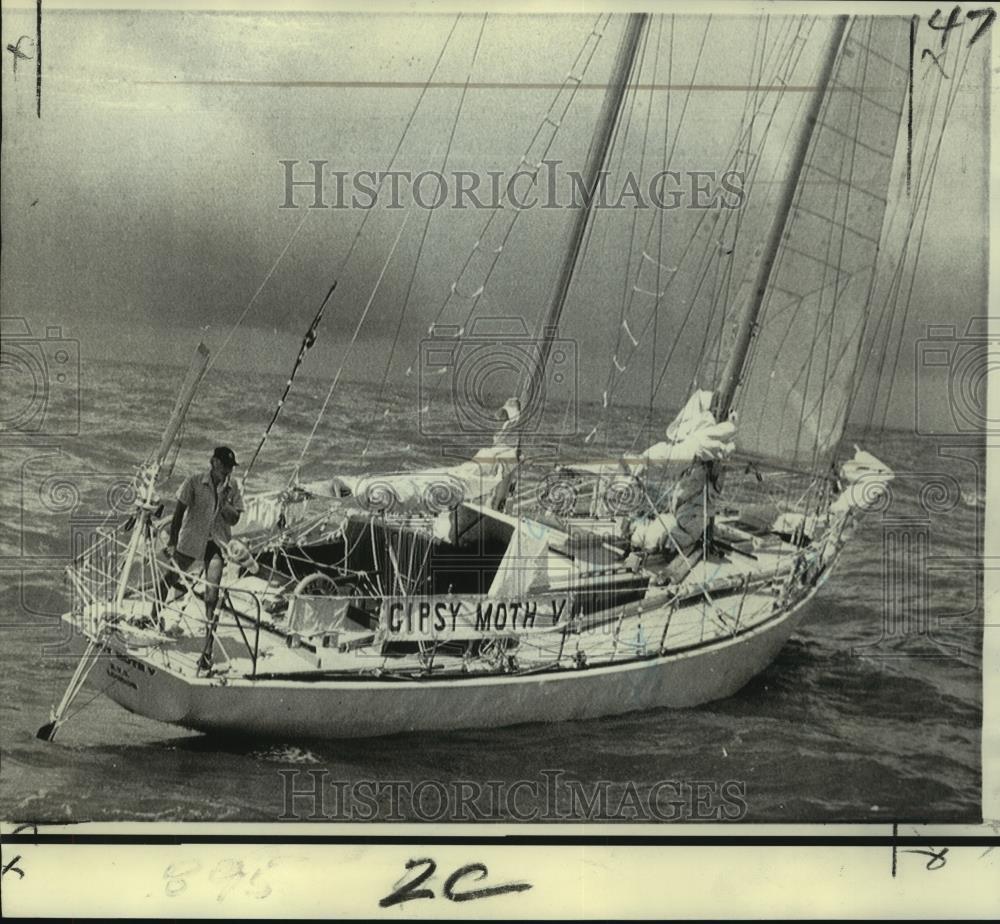 1971 Press Photo Sir Francis Chichester sails his Gipsy Moth V to Nicaragua