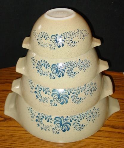 PYREX Cinderella Brown Homestead Vintage Set of (4) Nesting Mixing Bowls 441-444