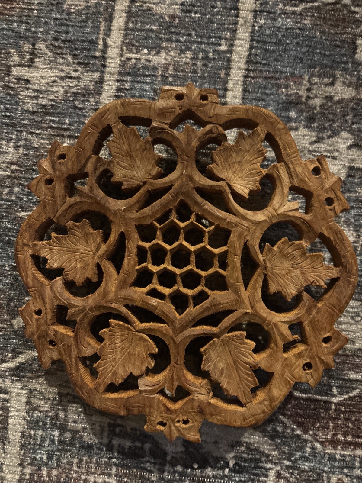 Vintage Hand Crafted WOODEN TRIVET Hot Plate Leaf Honeycomb Lattice Pattern 6 in