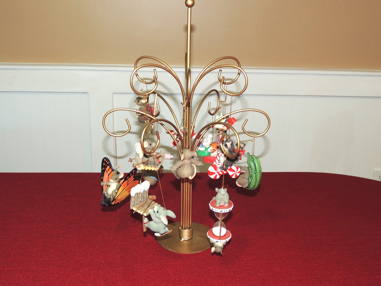 (12)  Charming Tails Mouse Figurines w/ Metal Stand - Excellent Display