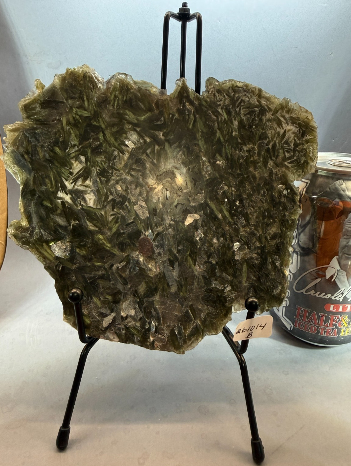 GREEN GARNET WITH MICA SLAB AND STAND