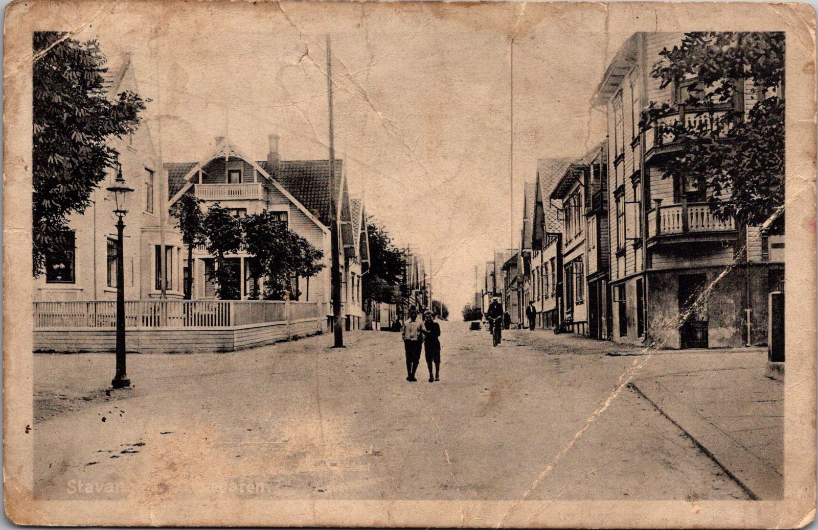 Stavanger Norway Street Scene Pedestrians Vintage Postcard 4P23-11