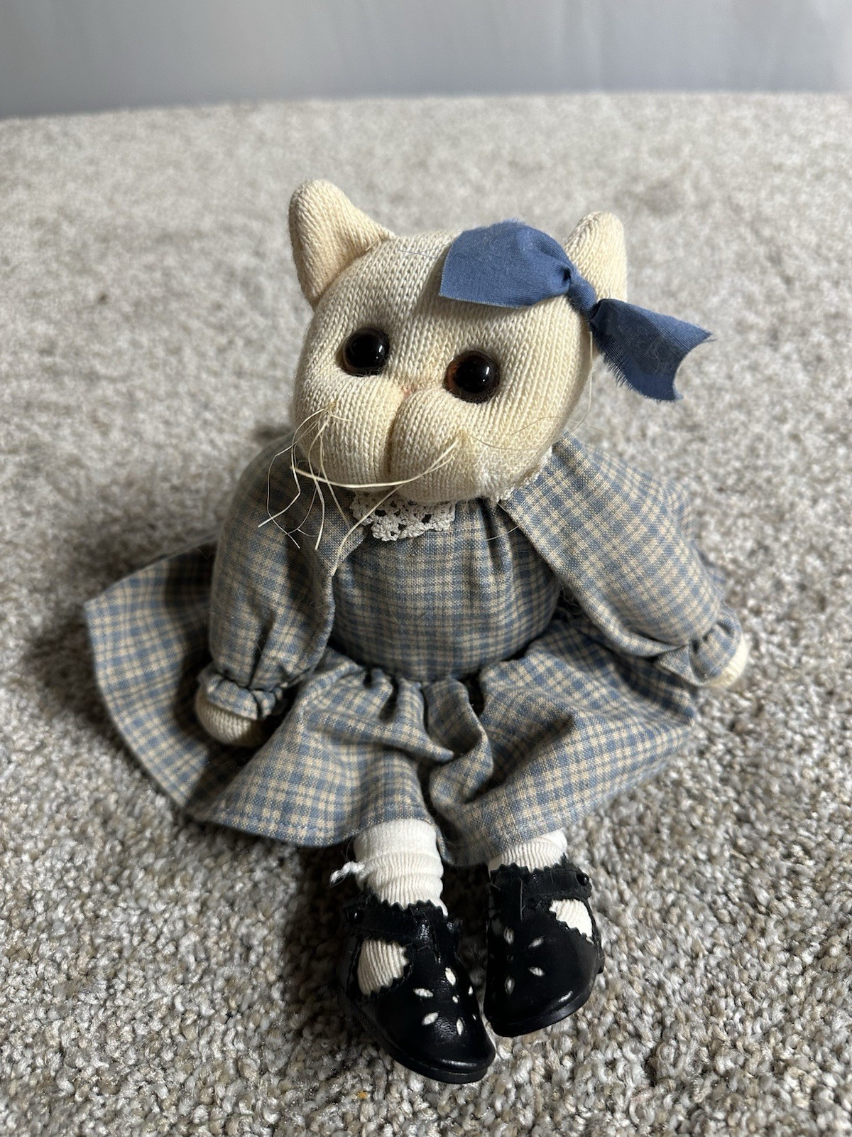 Vintage handmade primitive-style fabric cat doll shelf sitter. 