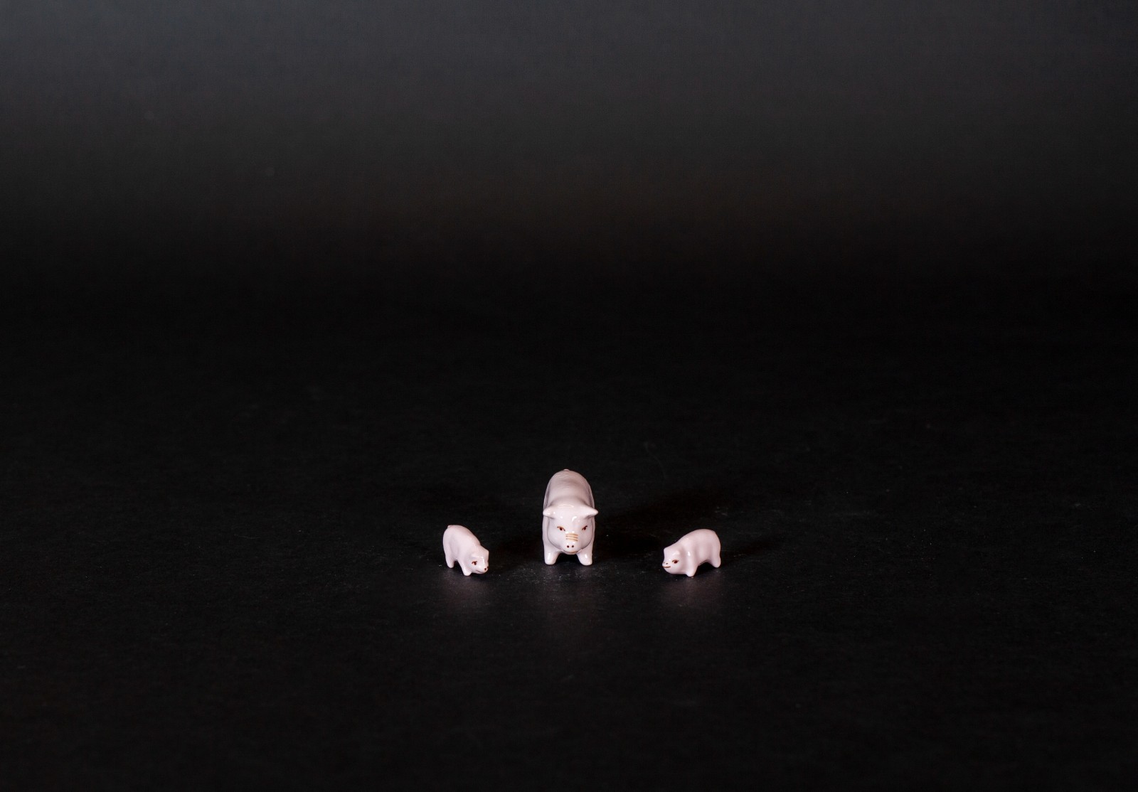 Mini Porcelain 90's Era Pig And Piglets Small Figurine Set of 3