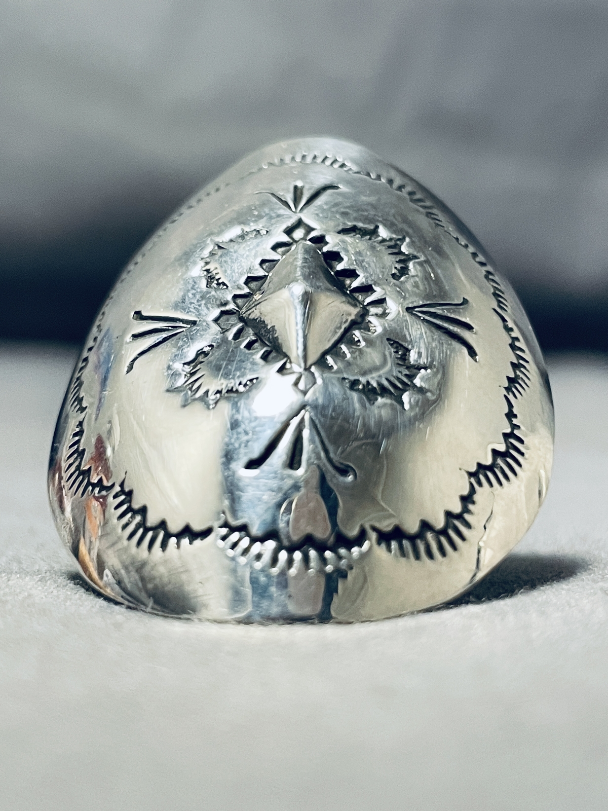 FABULOUS NAVAJO STERLING SILVER RING