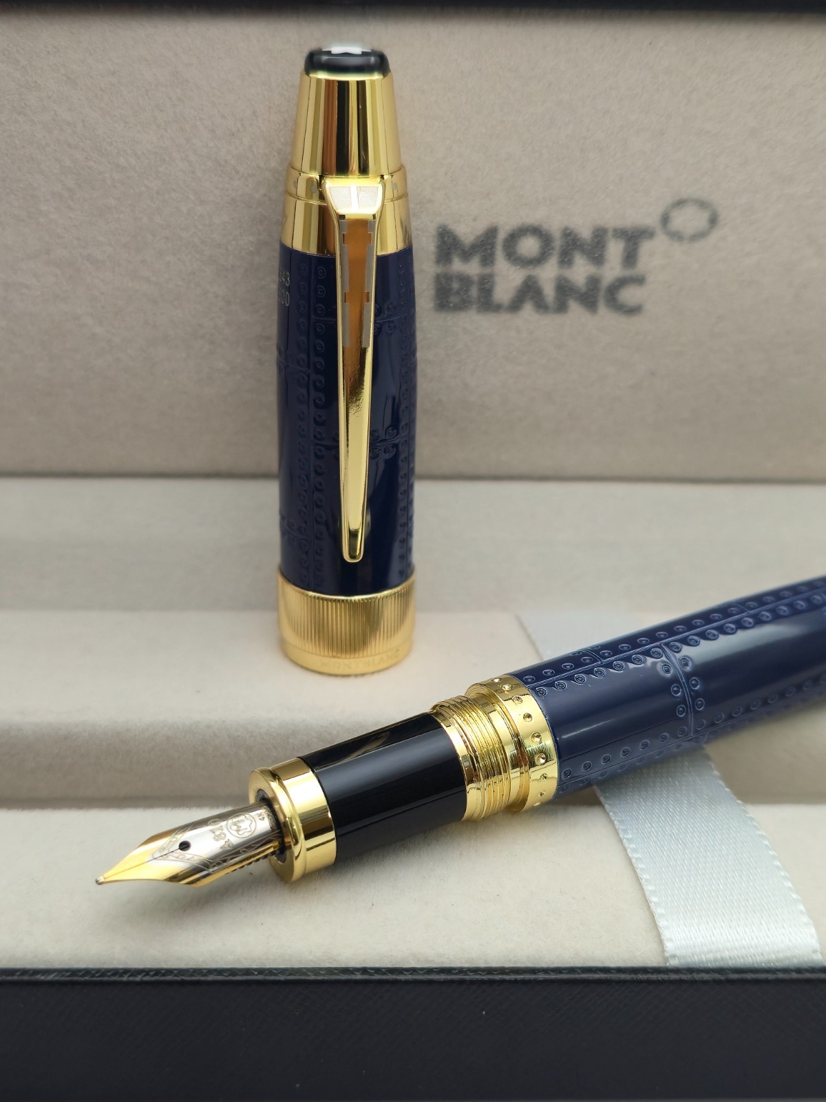 Montblanc Antoine de Saint Exupery Writers Edition Fountain Pen - 
