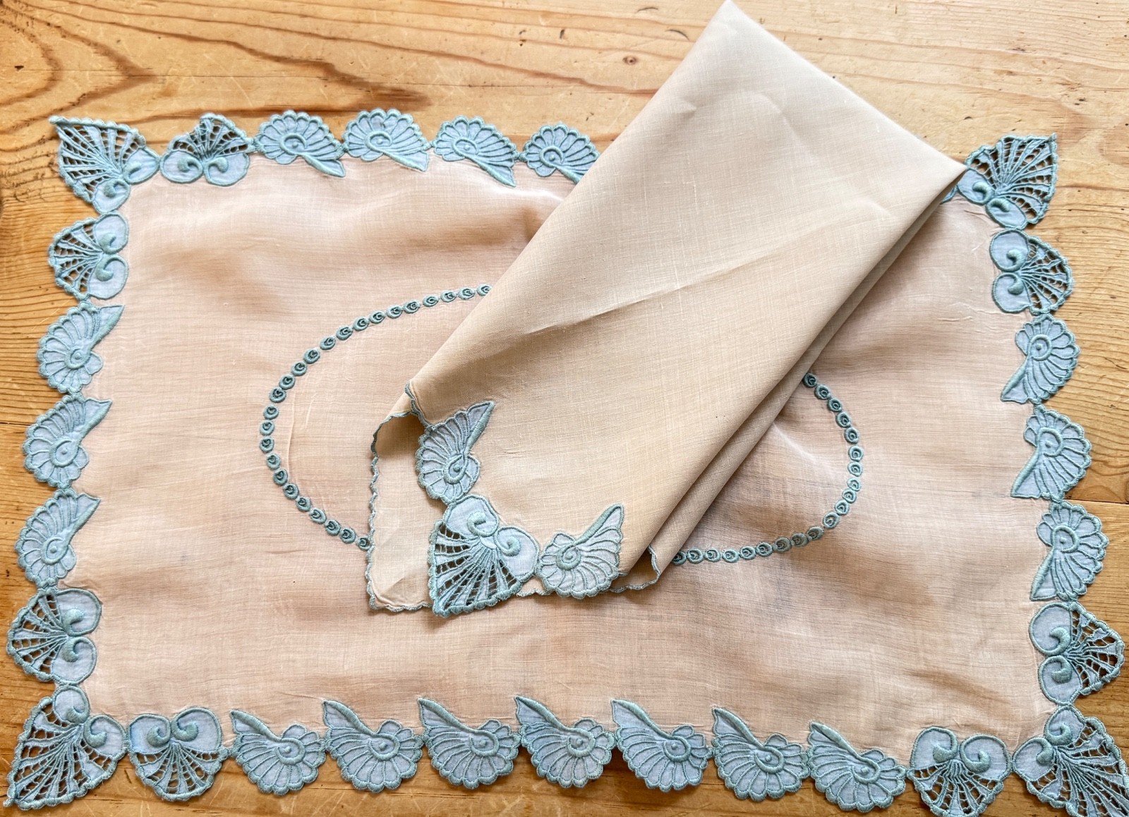 Vintage Estate Linens -  Embroidered Marghab “Shell” 12 pc Placemat Setting B545