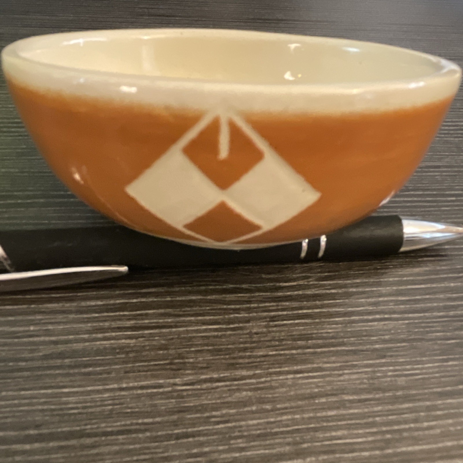 Kate Dismounts signed Sioux Native American Pottery Bowl Brown & White