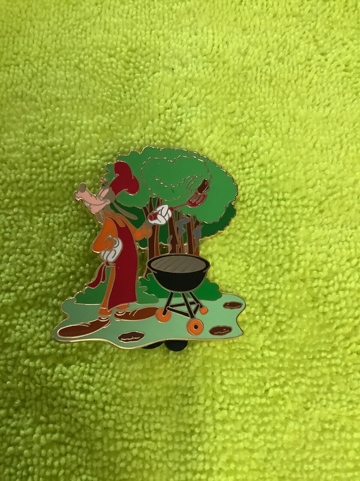 Disney Auctions - Goofy Barbecue Chef  Pin LE 100, Hard To Find