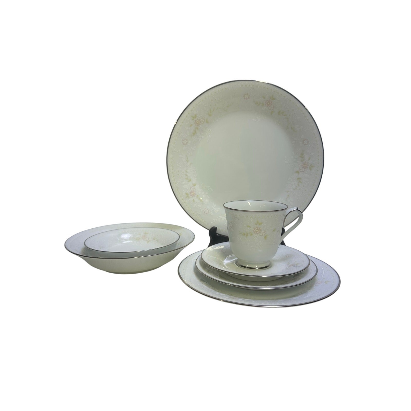 Noritake #2752 Retired 1976-1987 \'Temptation\' Japan 7-Piece Place Setting