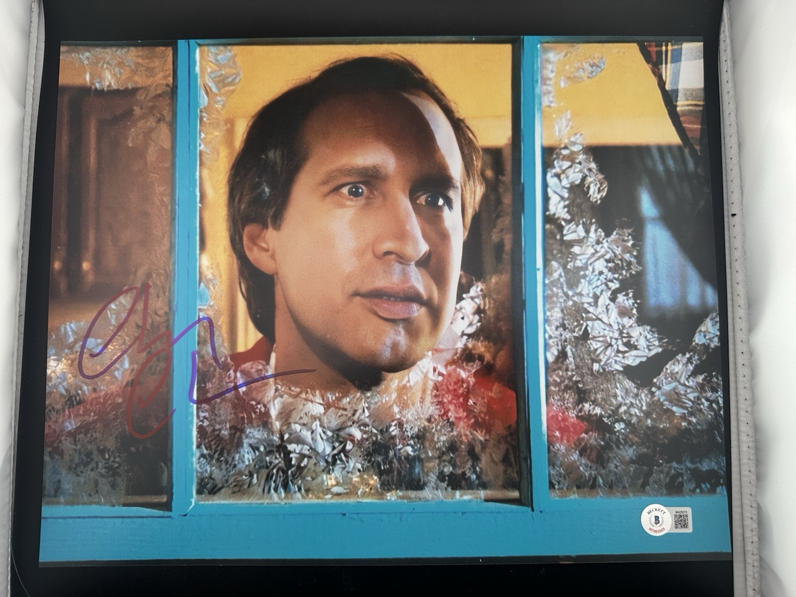 Chevy Chase Signed 11x14 Christmas Vacation Photo AUTO BAS Beckett