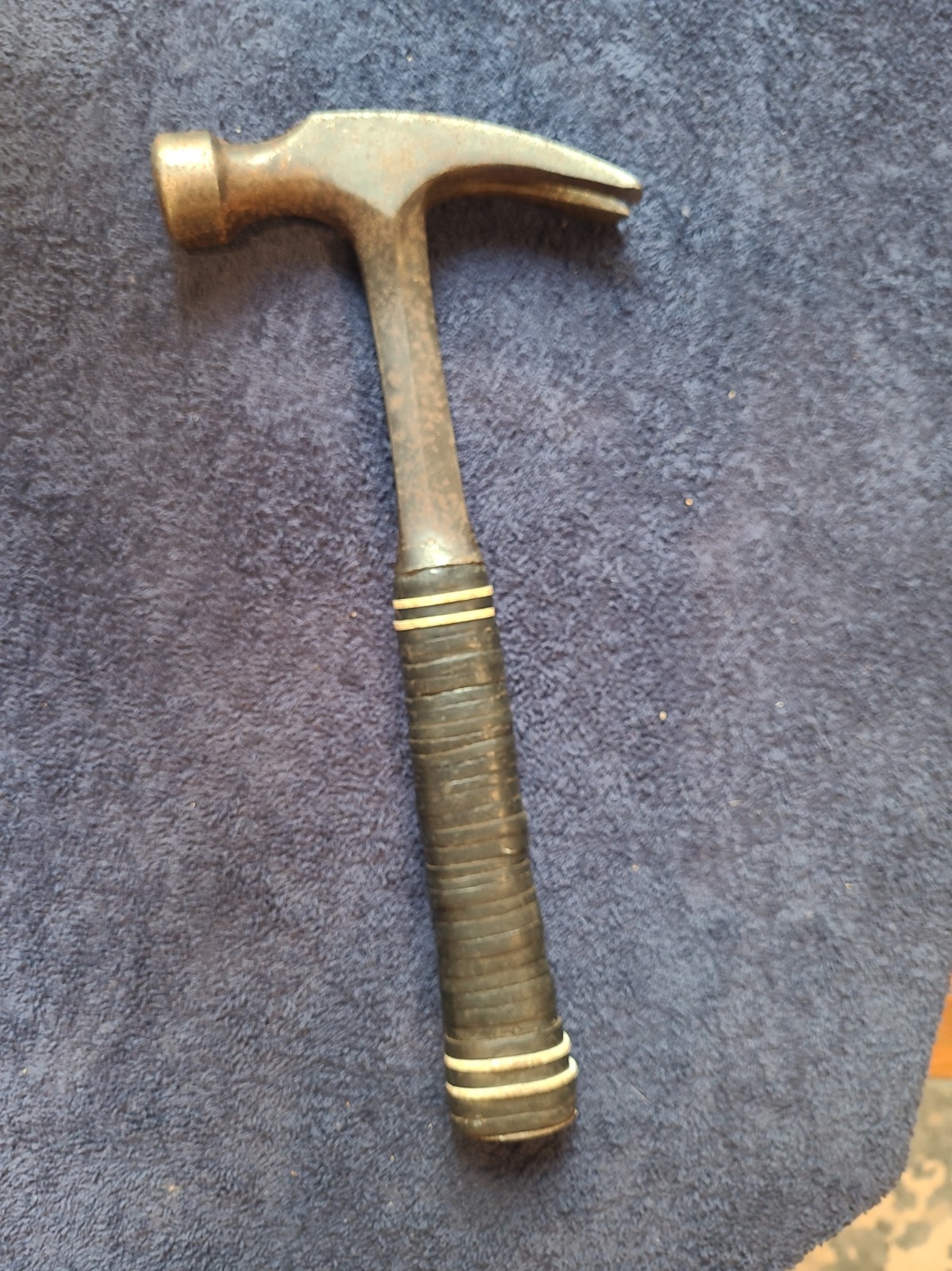 Vintage  ESTWING MALCO   20 oz Claw Hammer Stacked Leather  USA 60s