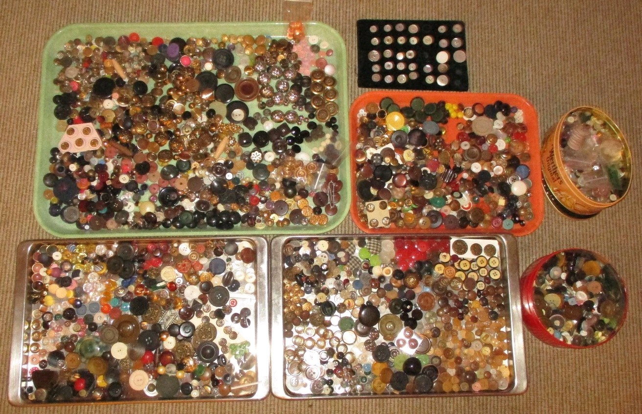 HUGE LOT ANTIQUE VINTAGE & MODERN BUTTONS - PEARL METAL VI CELLULOID SETS ++ HUGE LOT ANTIQUE VINTAGE & MODERN BUTTONS - PEARL METAL VI CELLULOID SETS ++