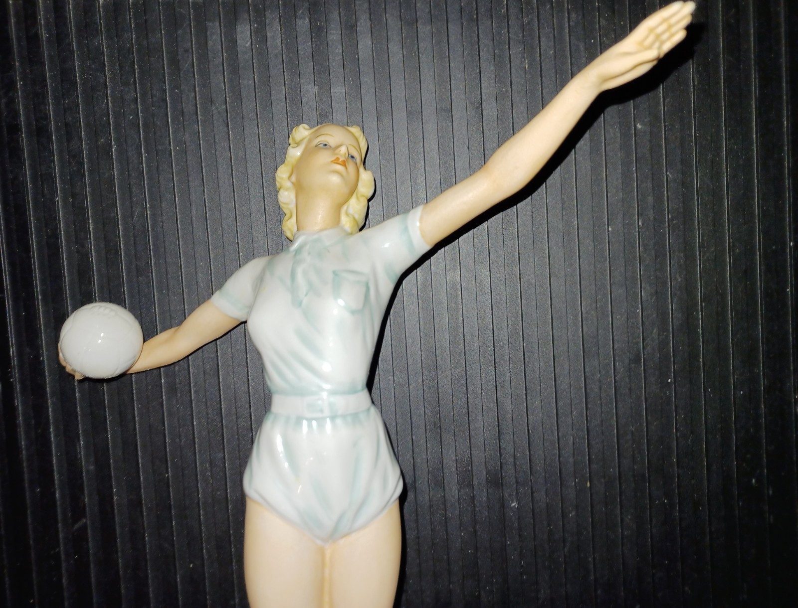 Vintage Schaubach-Kunst German Art Deco Athlete With Volleyball - 9 1/2