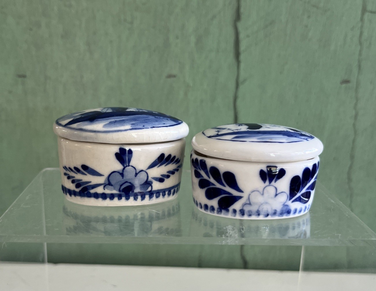Vintage  Lot Of 2 Delft Blue Porcelain Trinket Boxes Made in Holland VGC
