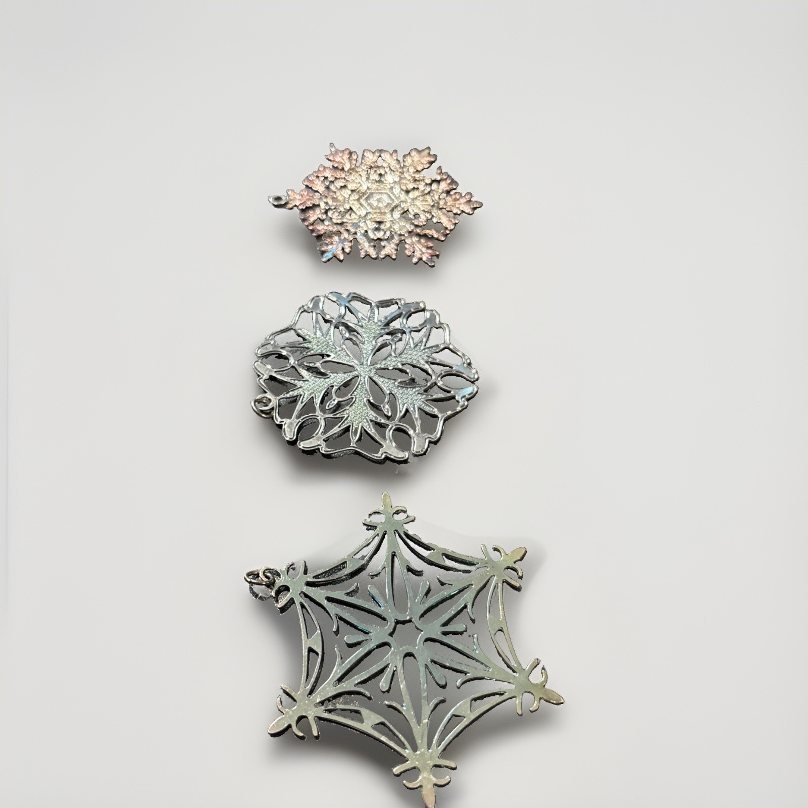 3 Vtg. MMA Metropolitan Museum of Art Silver Tone 2001-02-06 Snowflake Ornament 3 Vtg. MMA Metropolitan Museum of Art Silver Tone 2001-02-06 Snowflake Ornament