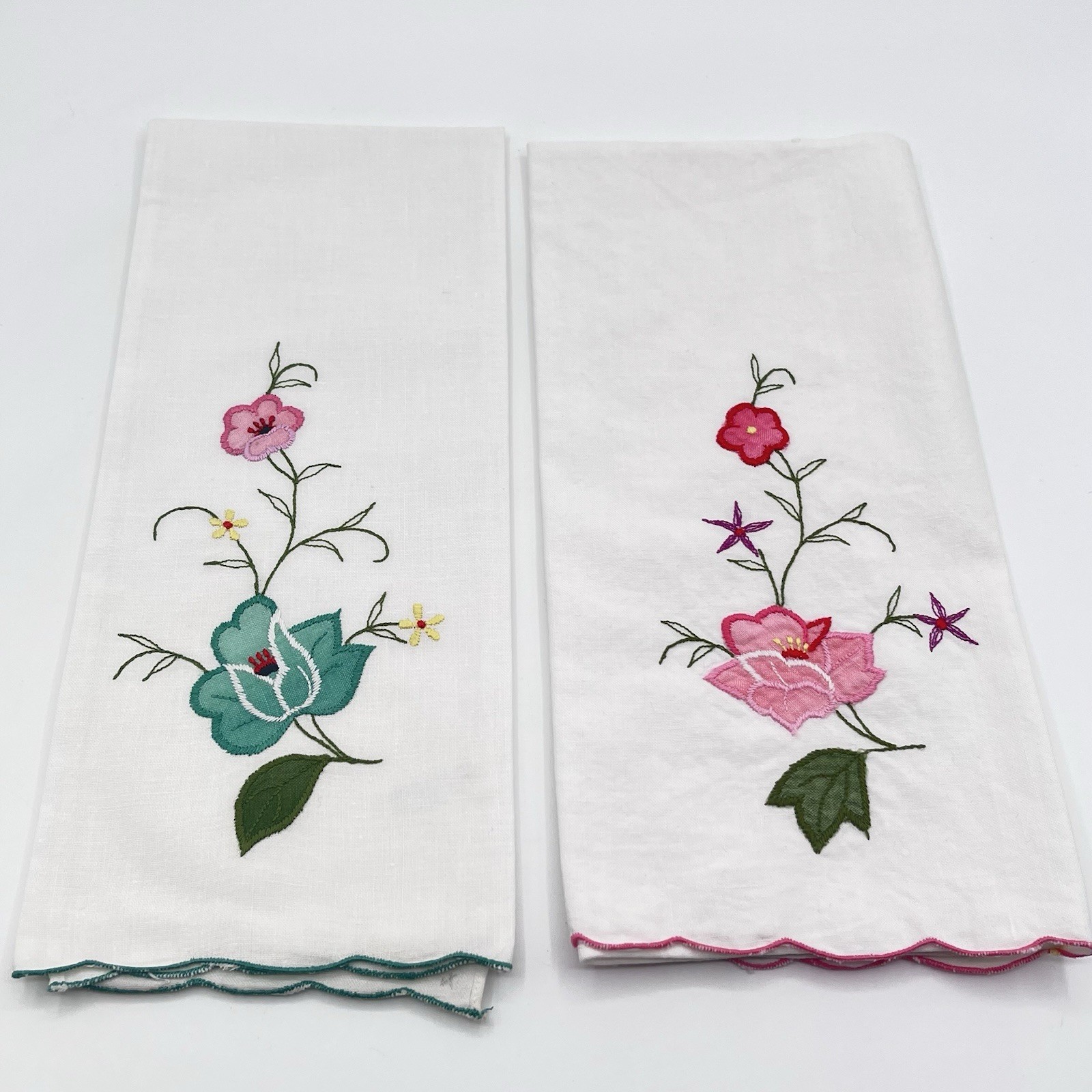 NIP 2 Lillian Vernon Floral Embroidered Cotton Hand Towels 80’s Cottagecore