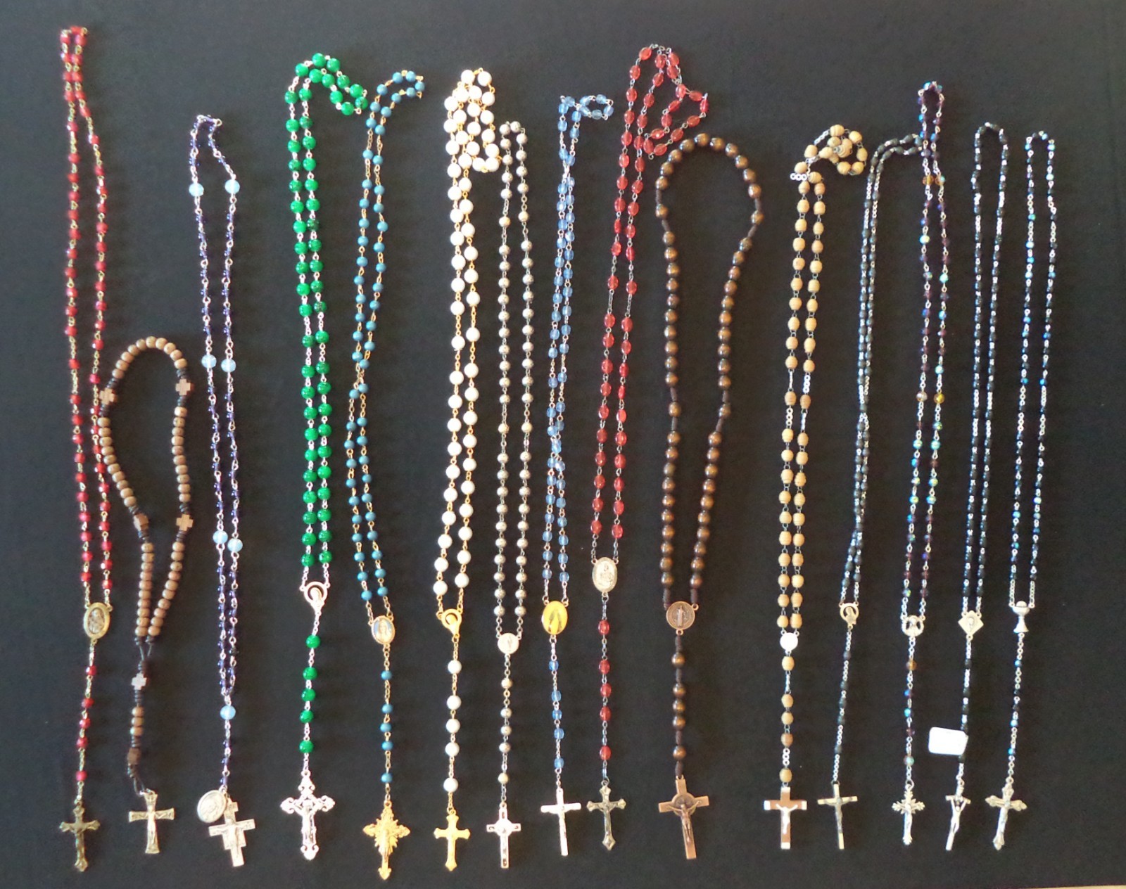 Lot of 15 Vintage Catholic Rosaries Wood Glass Italy Jerusalem Knights Columbus