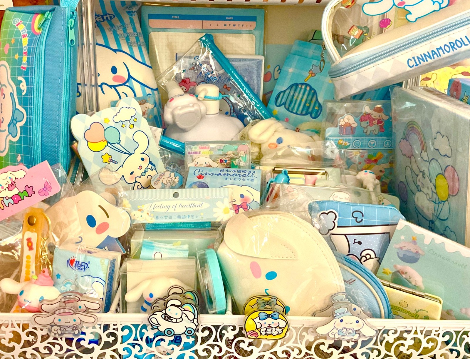Kawaii Aesthetic Cute Surprise Gift Box/Curated Kawaii and stationery items