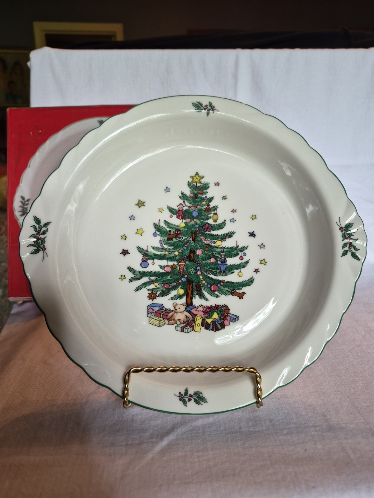 Rare Vintage Nikko Christmastime 10” Round Pie Plate NEW In Box