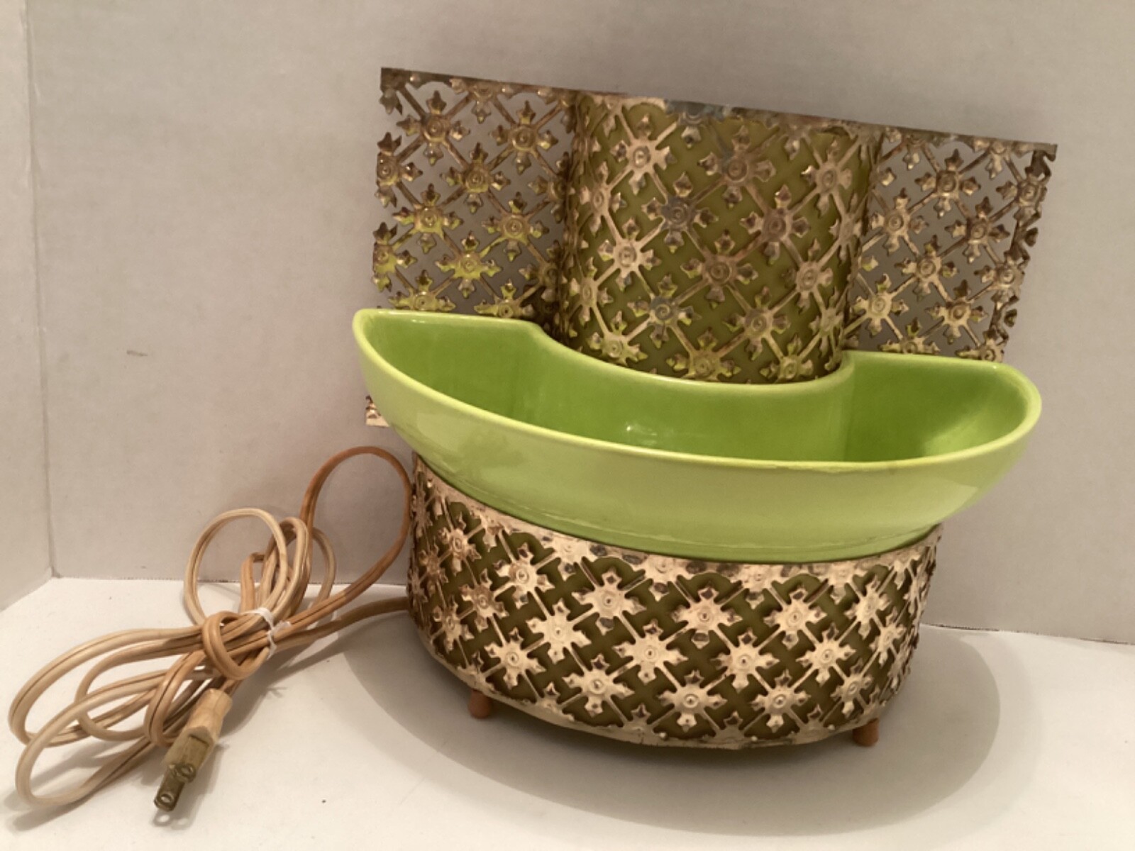 Vtg. Sierra Columbia TV Lamp Planter Metal Filigree Ceramic Lt. Green Works