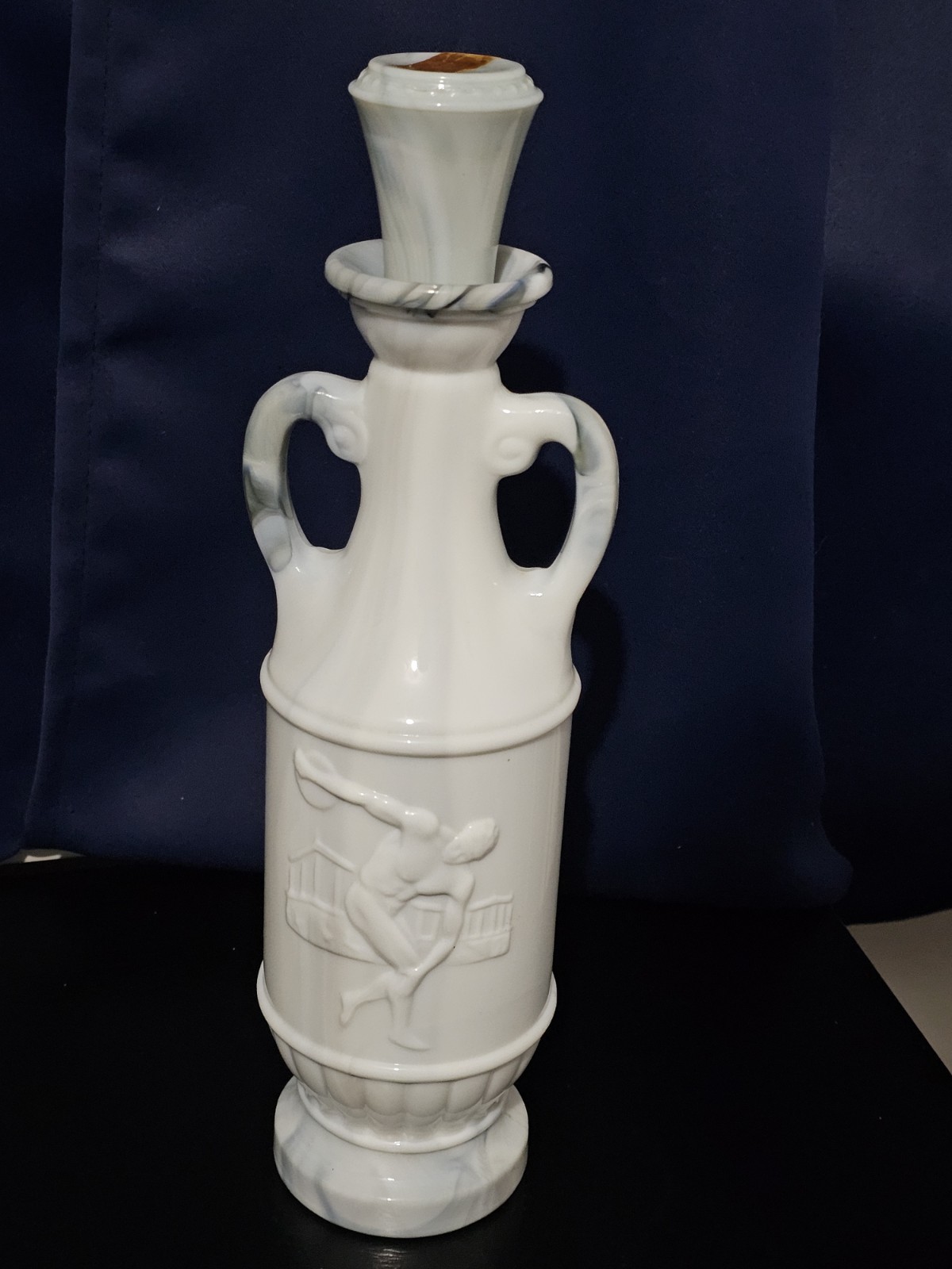 Vintage 1971 Jim Beam Greek Discus Thrower Ceramic Decanter D-334 w/ Stopper