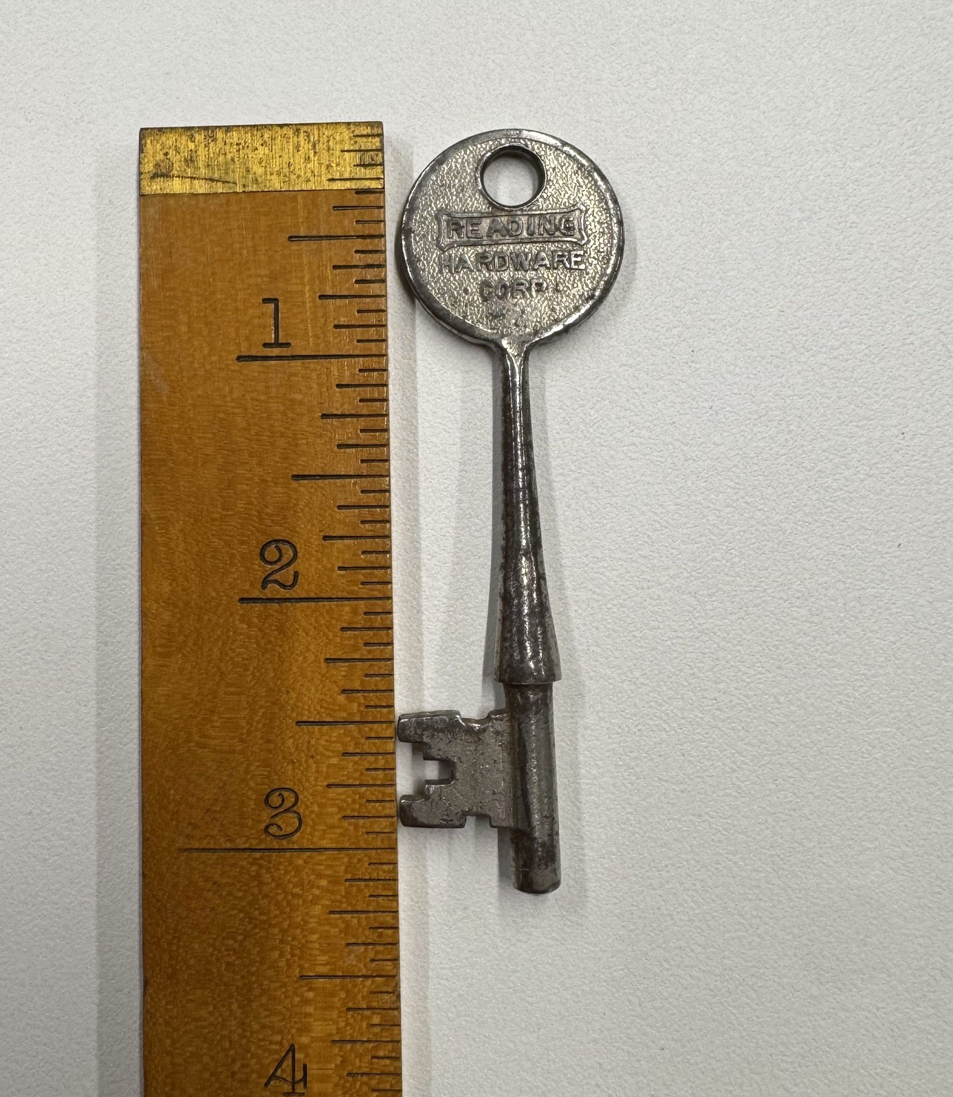 RARE ANTIQUE VINTAGE READING HARDWARE CORP. SKELETON BARREL LOCK 3 1/8” KEY #28