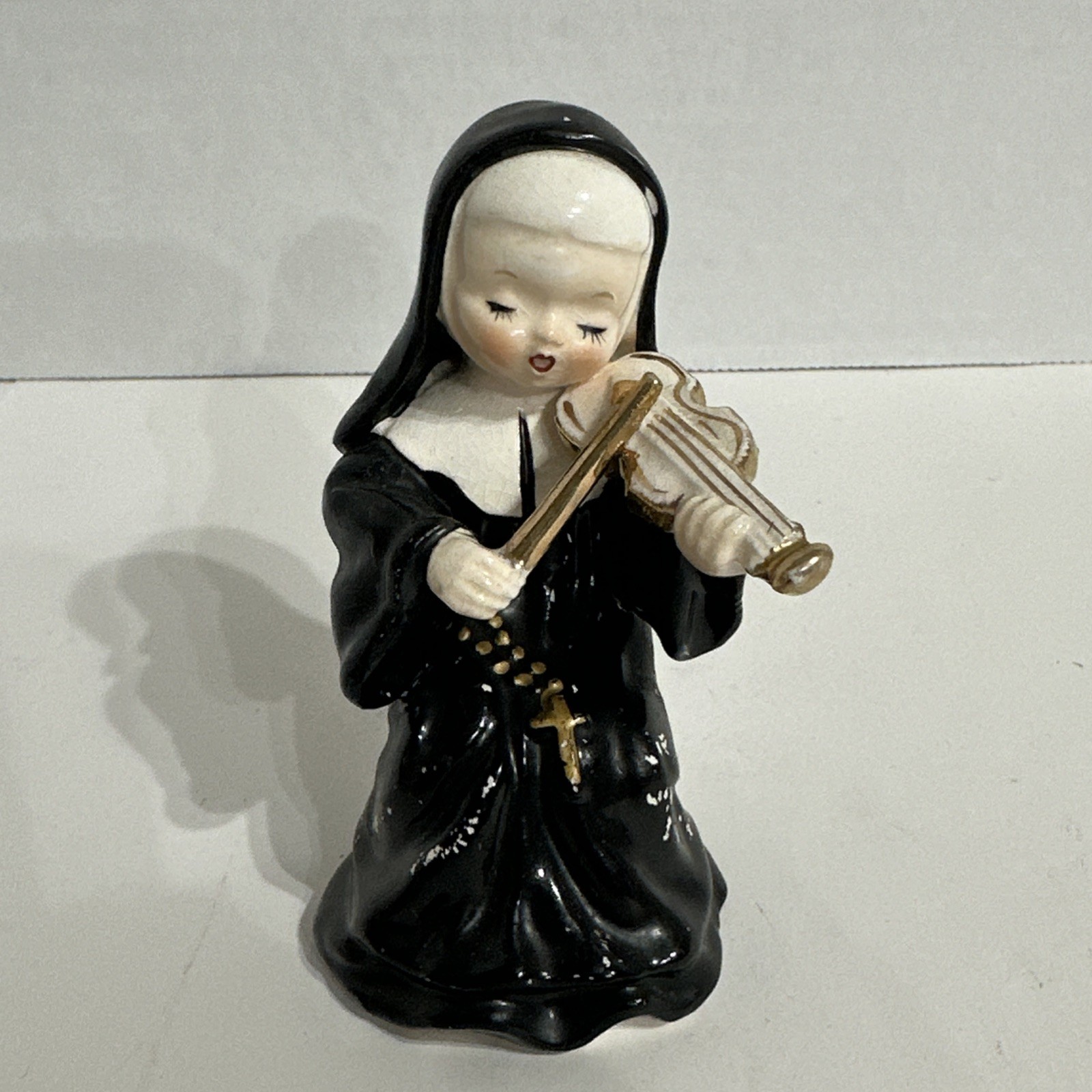 1950’s Ceramic Nun Playing Violin 4.25” Figurine By Lenwile Ardalt Artware Japan