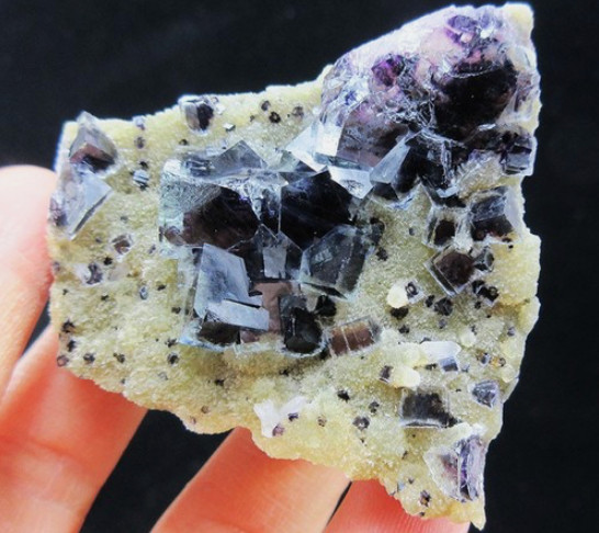 108g FLUORITE&Mica crystals mineral specimens,Inner Mongolia,China