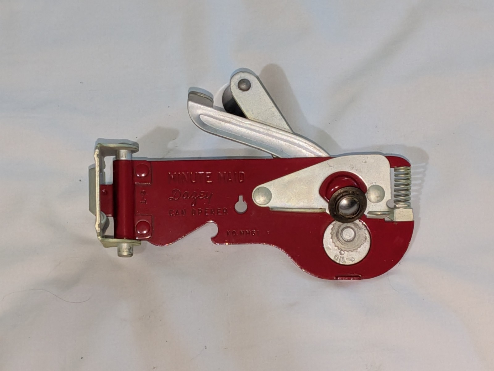 RARE Vintage Red and White DAZEY MINUTE MAID Wall Mount CAN OPENER Model MM61 